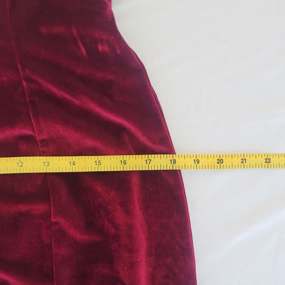 Pinup Couture Laura Byrnes Red Velvet Gilda Pencil Dress - Picture 14 of 15